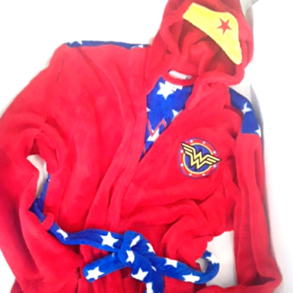 Red Robe, Blue White Stars